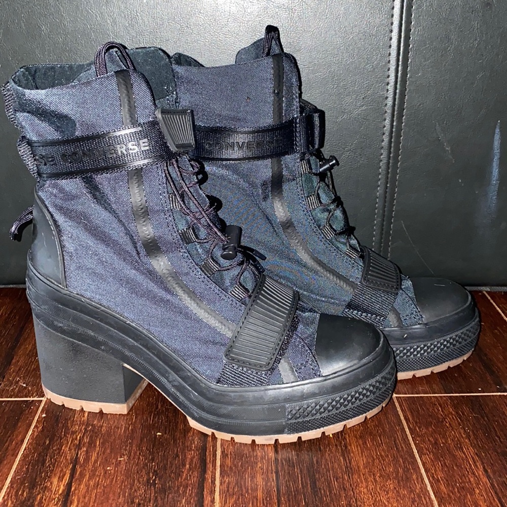Converse heeled boots in perfect condition